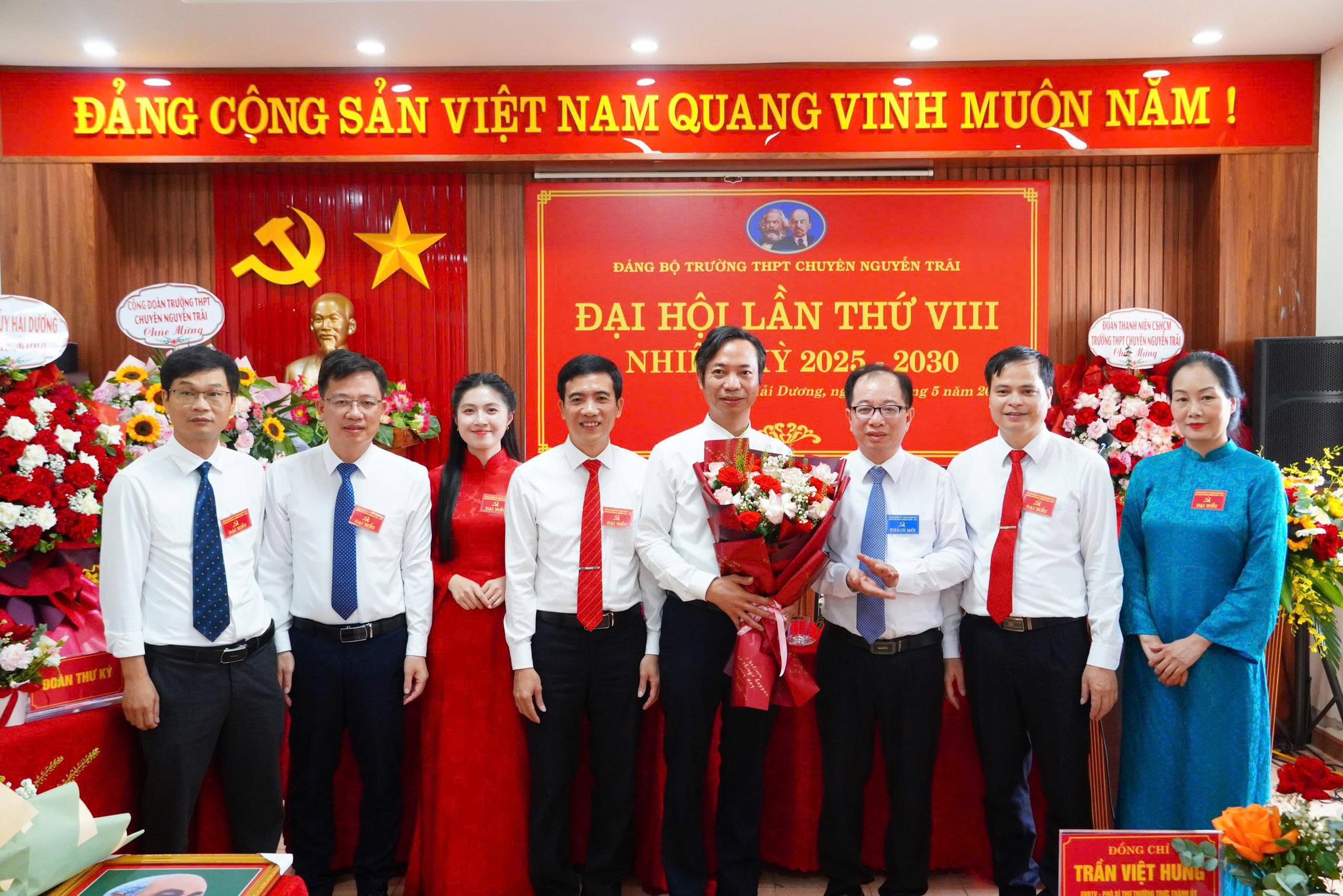 Đại hội lần thứ VIII Đảng bộ Trường THPT chuyên Nguyễn Trãi nhiệm kỳ 2025 – 2030: Phát huy trí tuệ tập thể, xây dựng Đảng bộ trong sạch, vững mạnh